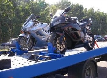 Фото эвакуатора мотоцикла в Сургуте